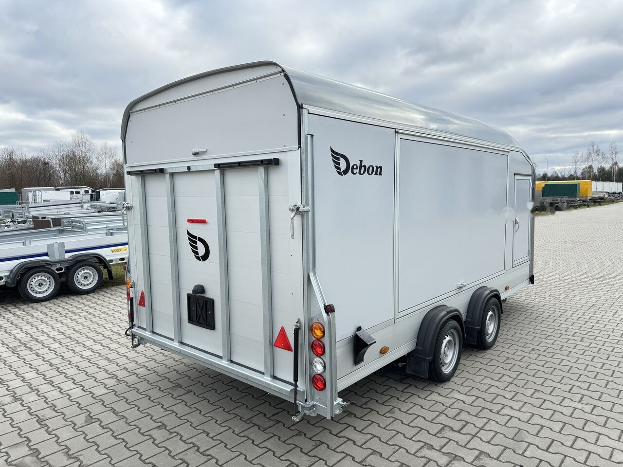 Debon C1000 van cargo 3500 kg closed car trailer 500x200cm 2x doors - Autotransporter trailer: picture 5 Debon C1000 van cargo 3500 kg closed car trailer 500x200cm 2x doors - Autotransporter trailer: picture 5
