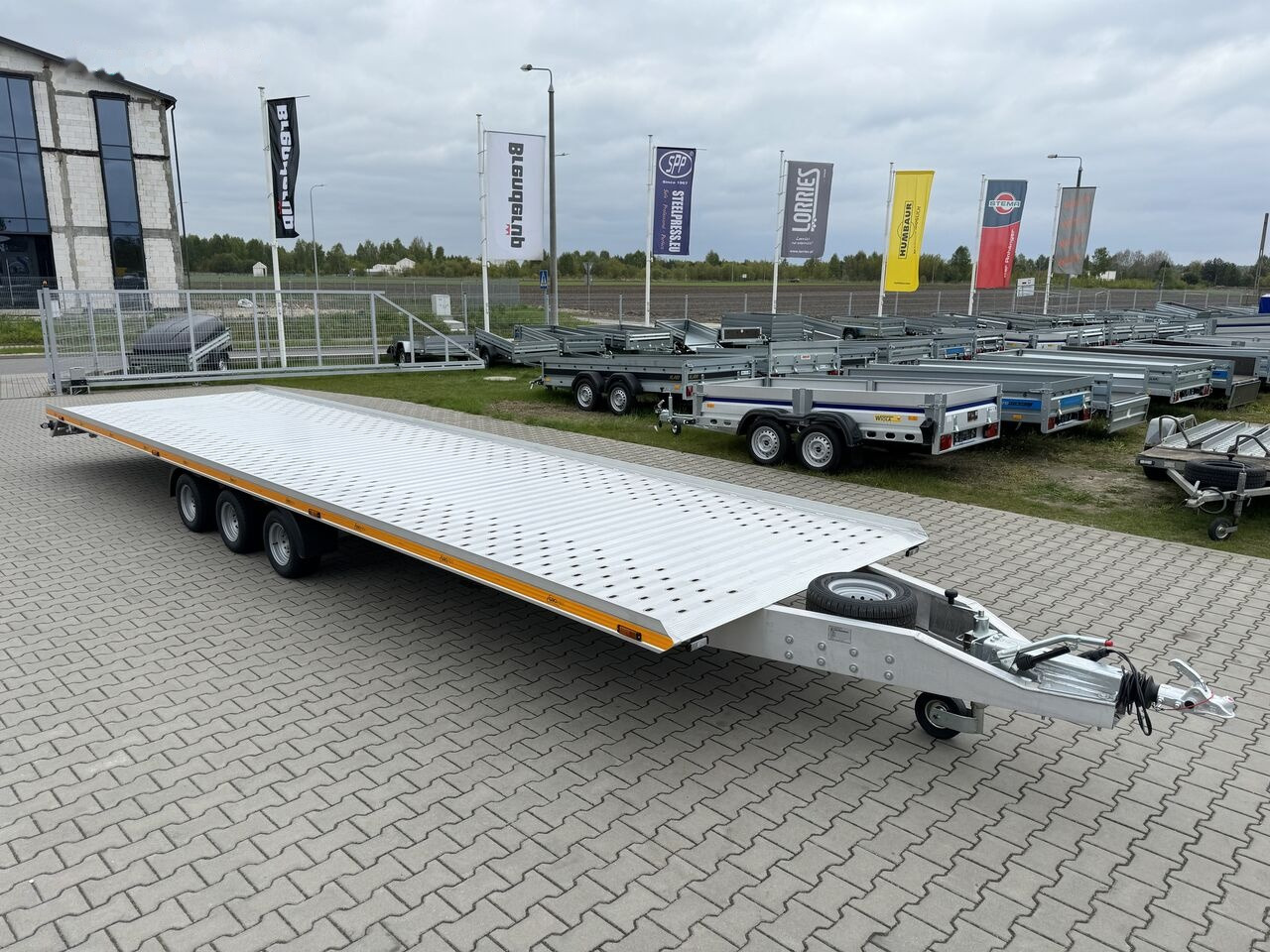 Gromex L3-3500-8,5 laweta aluminiowa 3-osiowa DMC 3500kg - Autotransporter trailer: picture 3 Gromex L3-3500-8,5 laweta aluminiowa 3-osiowa DMC 3500kg - Autotransporter trailer: picture 3