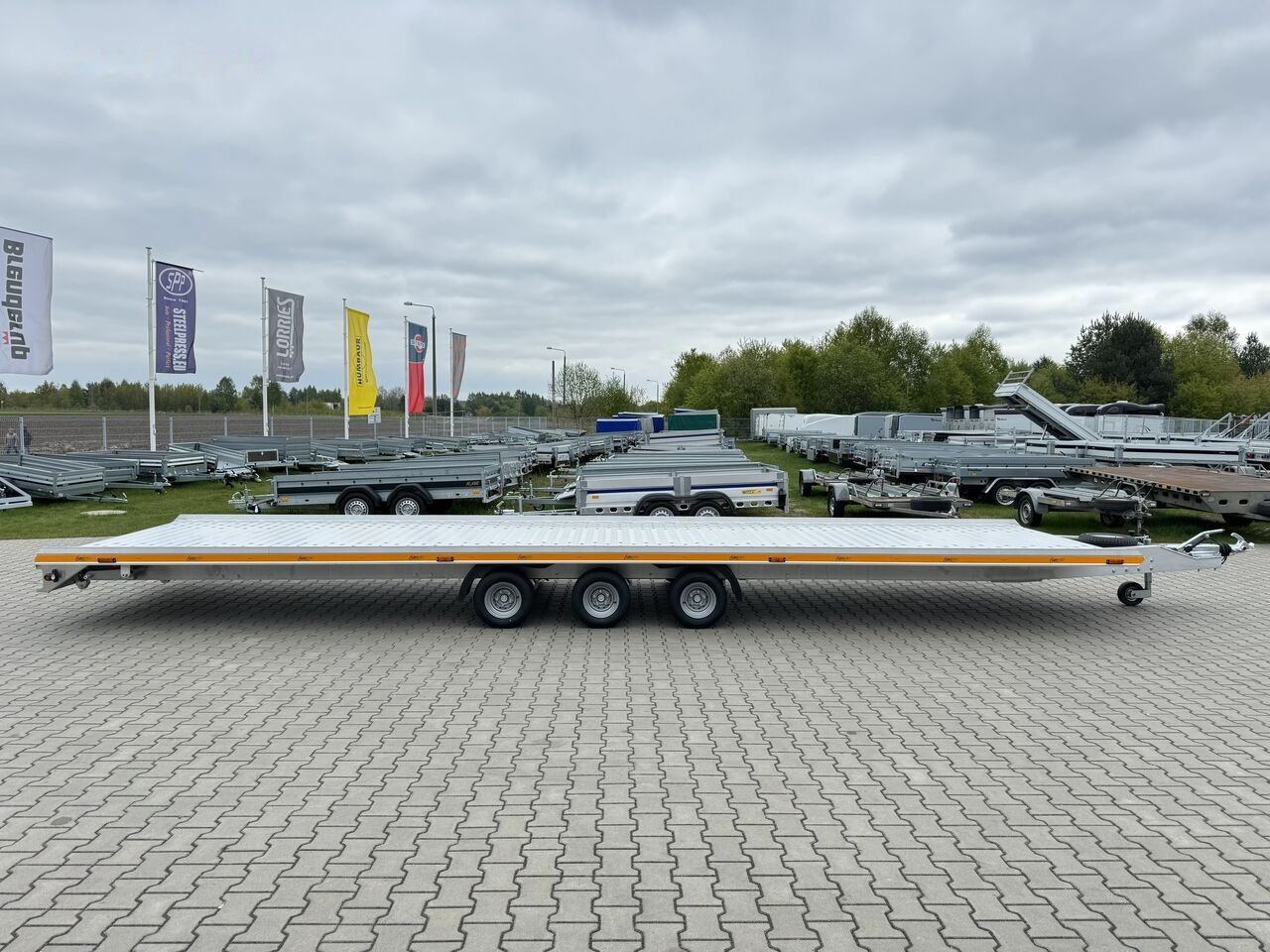 Gromex L3-3500-8,5 laweta aluminiowa 3-osiowa DMC 3500kg - Autotransporter trailer: picture 4 Gromex L3-3500-8,5 laweta aluminiowa 3-osiowa DMC 3500kg - Autotransporter trailer: picture 4