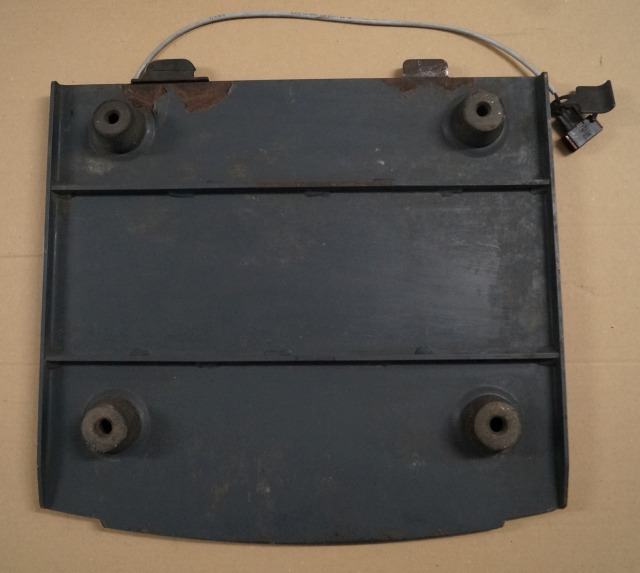 Jungheinrich 51182449 | floor mat ERE225 fixed platform floor mat ERE225 fixed platform - Frame/ Chassis for Material handling equipment: picture 2 Jungheinrich 51182449 | floor mat ERE225 fixed platform floor mat ERE225 fixed platform - Frame/ Chassis for Material handling equipment: picture 2