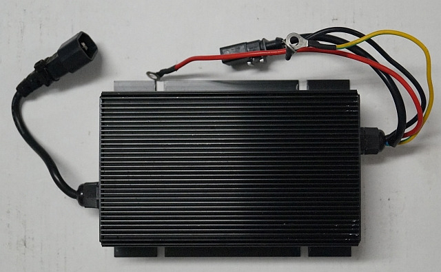 Jungheinrich 51502260 | Charger model YP05-E 24V-10A for EJC-M10 sn. 81001206H18 - Battery for Material handling equipment: picture 1 Jungheinrich 51502260 | Charger model YP05-E 24V-10A for EJC-M10 sn. 81001206H18 - Battery for Material handling equipment: picture 1