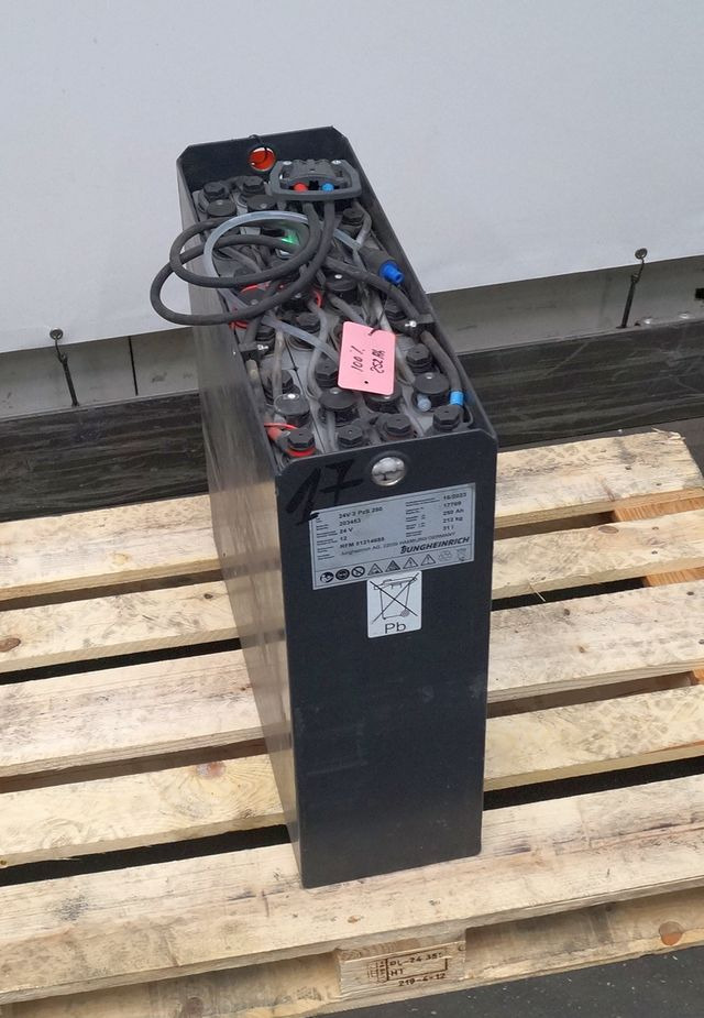 Jungheinrich unknown | Battery 24 2PZS250 year 2022 weight 212 kg sn. 203453 out - Battery for Material handling equipment: picture 1 Jungheinrich unknown | Battery 24 2PZS250 year 2022 weight 212 kg sn. 203453 out - Battery for Material handling equipment: picture 1