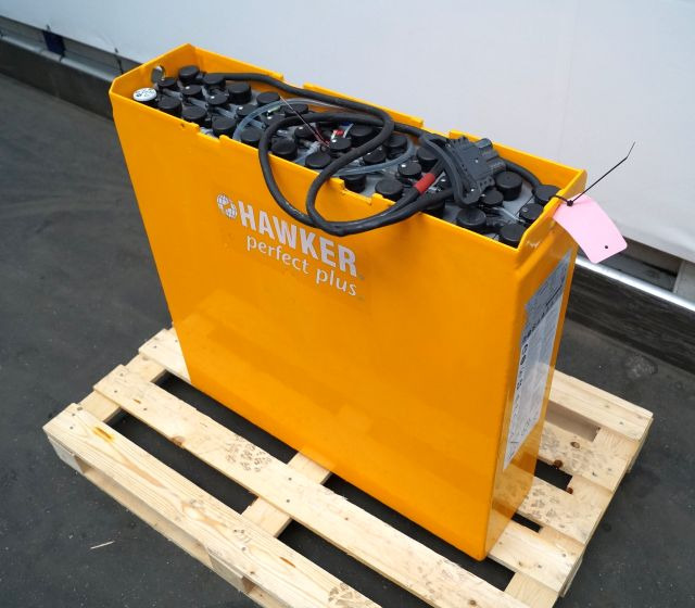 Jungheinrich unknown | Battery 24V465Ah 24 3PZS465 year 21/2020 370 kg dimension Battery 24V465Ah 24 3PZS465 year 21/2020 370 kg dimensions 78,5x21x79cm sn. 7540926001 - Battery for Material handling equipment: picture 1 Jungheinrich unknown | Battery 24V465Ah 24 3PZS465 year 21/2020 370 kg dimension Battery 24V465Ah 24 3PZS465 year 21/2020 370 kg dimensions 78,5x21x79cm sn. 7540926001 - Battery for Material handling equipment: picture 1