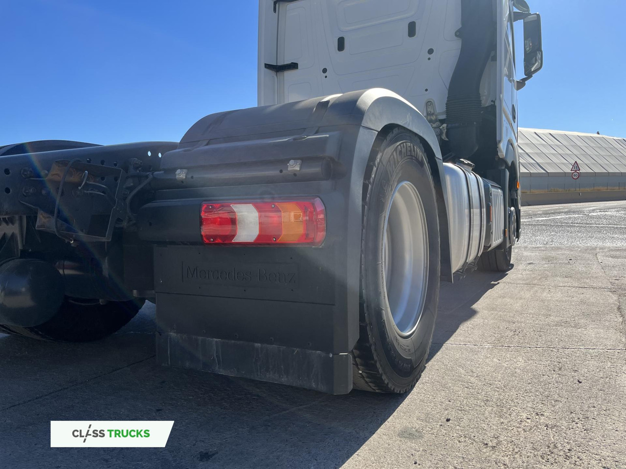 Tractor unit Mercedes-Benz Actros 5 1845 BigSpace LED lights: picture 13