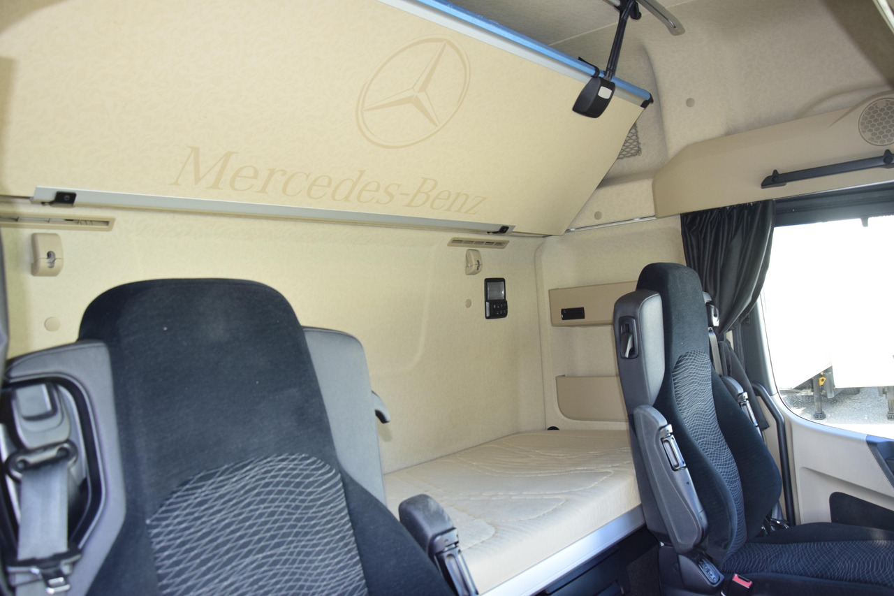 Tractor unit Mercedes-Benz Actros 5 1845 BigSpace: picture 13