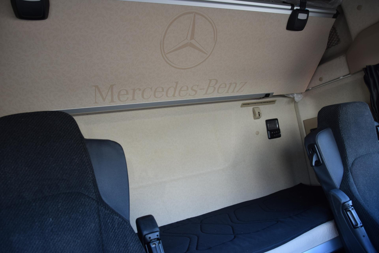 Tractor unit Mercedes-Benz Actros 5 1845 BigSpace: picture 11