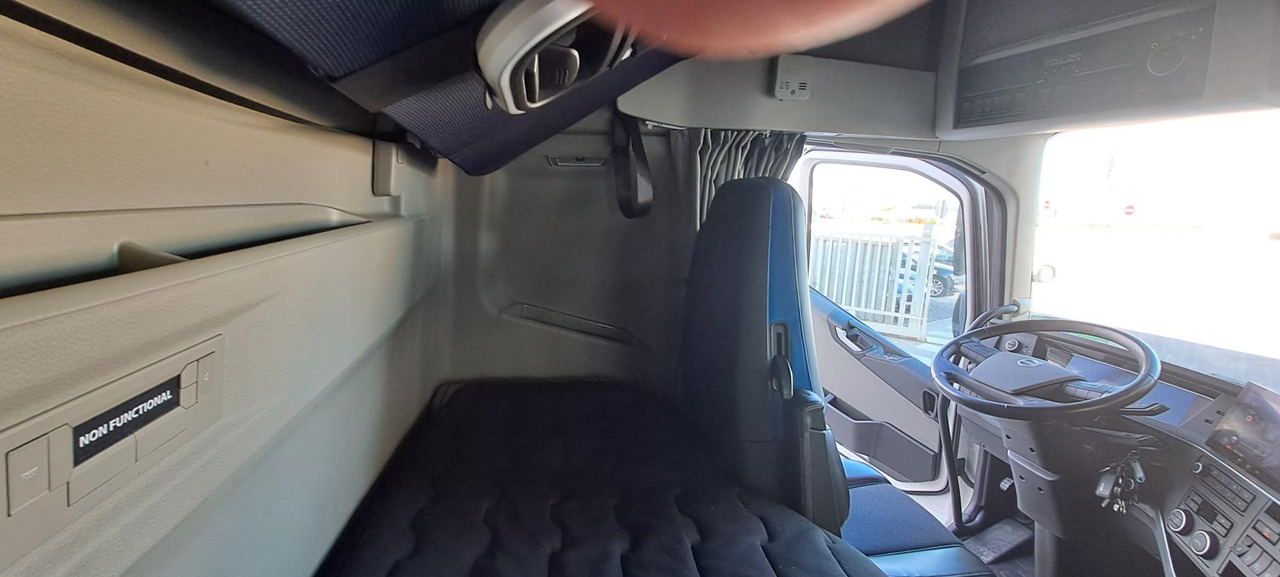 Leasing of Volvo FH 460 Globetrotter XL Retarder Volvo FH 460 Globetrotter XL Retarder: picture 11