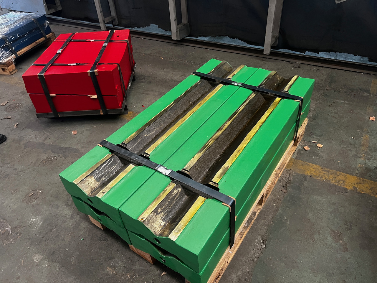 Blow Bar for Metso NP1110, NP1213, NP1315, NP1415, NP1520 - Spare parts for Impact crusher: picture 3 Blow Bar for Metso NP1110, NP1213, NP1315, NP1415, NP1520 - Spare parts for Impact crusher: picture 3