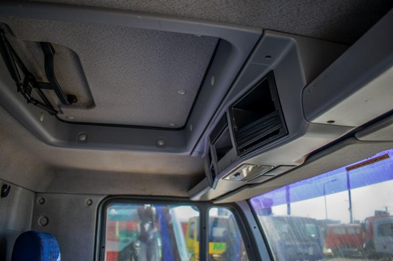 Cab for Truck MAN L2000: picture 8