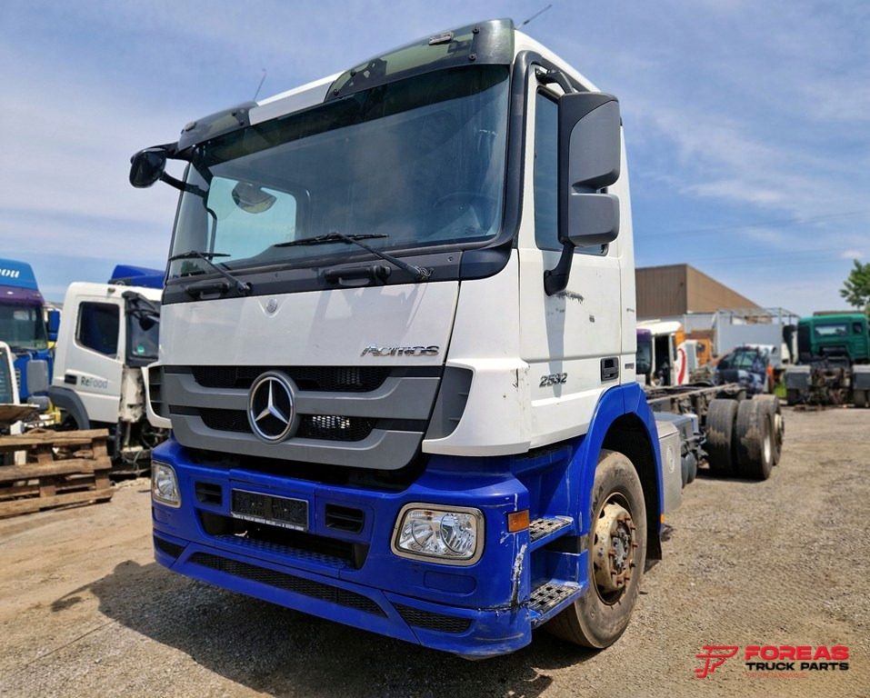 MERCEDES ACTROS MP3 SMALL WHITE - Cab: picture 1 MERCEDES ACTROS MP3 SMALL WHITE - Cab: picture 1