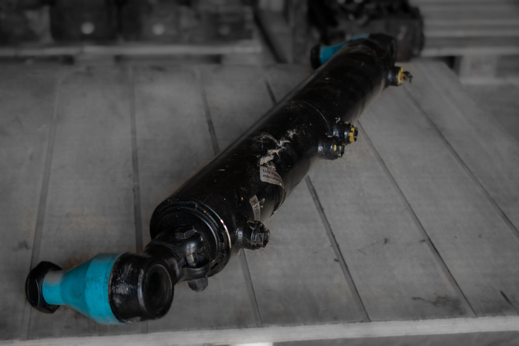 MERCEDES-BENZ ACTROS HYDRAULIC STEERING CYLINDER - Hydraulic cylinder for Truck: picture 2 MERCEDES-BENZ ACTROS HYDRAULIC STEERING CYLINDER - Hydraulic cylinder for Truck: picture 2