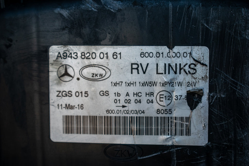 MERCEDES-BENZ ACTROS MP II - DRIVER'S - Headlight for Truck: picture 3 MERCEDES-BENZ ACTROS MP II - DRIVER'S - Headlight for Truck: picture 3