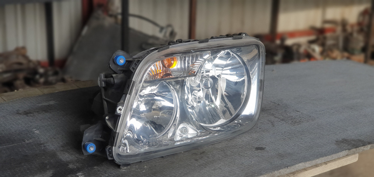 MERCEDES-BENZ ACTROS MP III - DRIVER - Headlight for Truck: picture 2 MERCEDES-BENZ ACTROS MP III - DRIVER - Headlight for Truck: picture 2