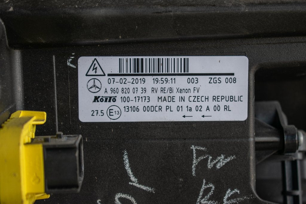 MERCEDES-BENZ ACTROS MP IV EURO VI XENON HEADLIGHT - FRONT - PASSENGER - Headlight for Truck: picture 3 MERCEDES-BENZ ACTROS MP IV EURO VI XENON HEADLIGHT - FRONT - PASSENGER - Headlight for Truck: picture 3