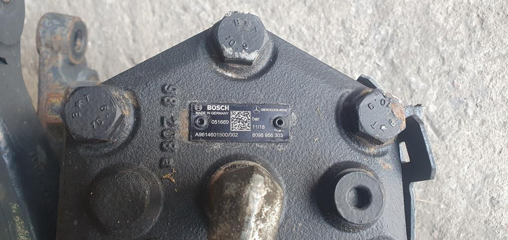 MERCEDES-BENZ ACTROS MP4 - A 961 460 15 00 / 002 - Steering gear for Truck: picture 4 MERCEDES-BENZ ACTROS MP4 - A 961 460 15 00 / 002 - Steering gear for Truck: picture 4