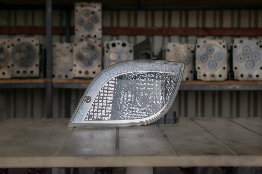 MERCEDES-BENZ ATEGO CORNER FLASHLIGHT II - DRIVER - Lights/ Lighting for Truck: picture 1 MERCEDES-BENZ ATEGO CORNER FLASHLIGHT II - DRIVER - Lights/ Lighting for Truck: picture 1