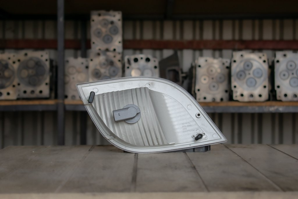 MERCEDES-BENZ ATEGO CORNER FLASHLIGHT II - DRIVER - Lights/ Lighting for Truck: picture 2 MERCEDES-BENZ ATEGO CORNER FLASHLIGHT II - DRIVER - Lights/ Lighting for Truck: picture 2