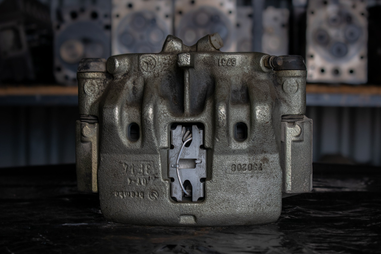 MERCEDES-BENZ SPRINTER 616 CDI - DOUBLE PISTON - PASSENGER - Brake caliper for Truck: picture 1 MERCEDES-BENZ SPRINTER 616 CDI - DOUBLE PISTON - PASSENGER - Brake caliper for Truck: picture 1