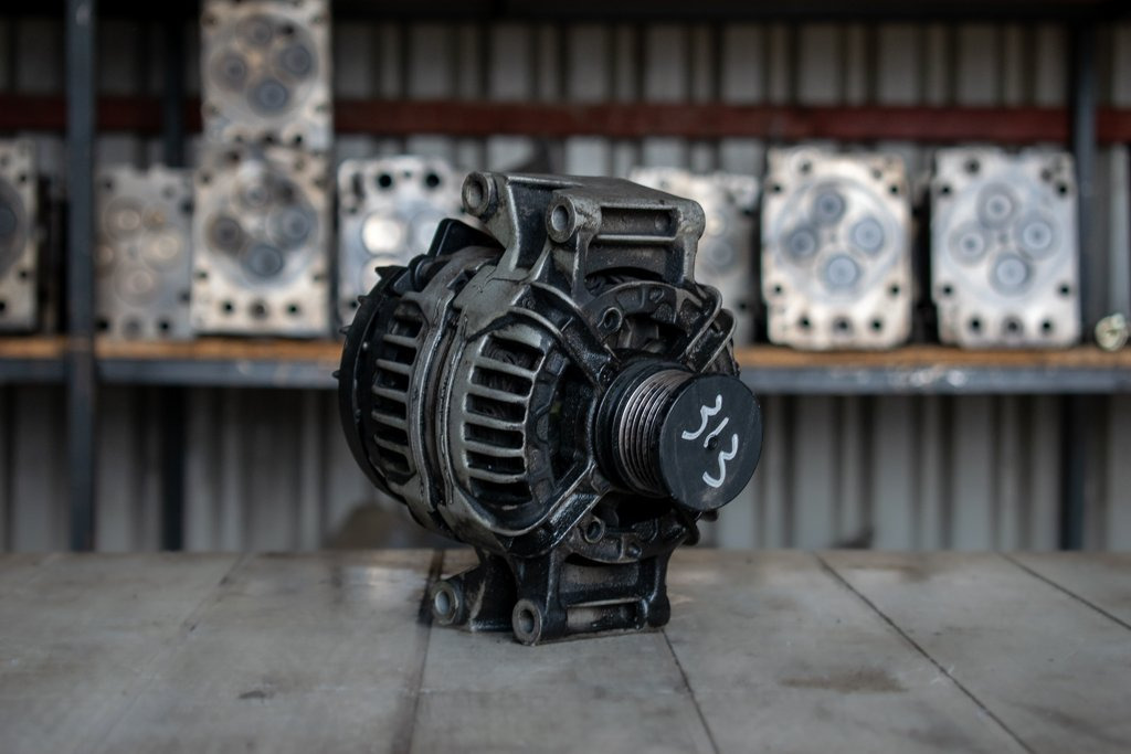 MERCEDES-BENZ SPRINTER CDI - Alternator for Truck: picture 3 MERCEDES-BENZ SPRINTER CDI - Alternator for Truck: picture 3