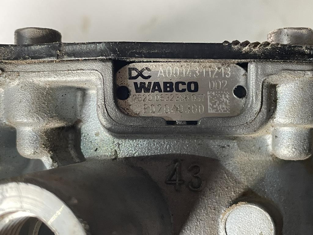 MERCEDES-BENZ TRAILER CONTROL VALVE - 0014311213 - Brake valve for Truck: picture 3 MERCEDES-BENZ TRAILER CONTROL VALVE - 0014311213 - Brake valve for Truck: picture 3