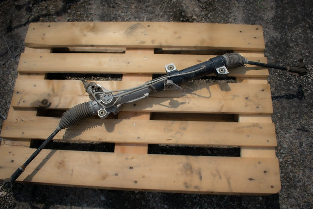 MERCEDES-BENZ VITO 638 - Steering gear for Truck: picture 1 MERCEDES-BENZ VITO 638 - Steering gear for Truck: picture 1