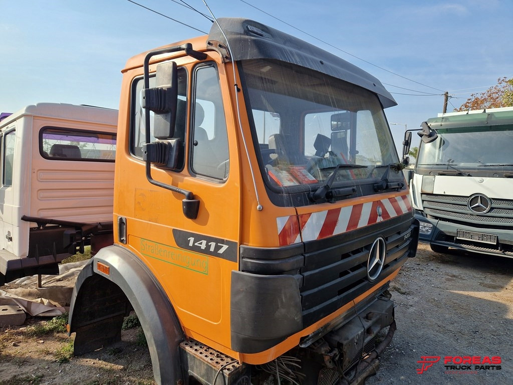 MERCEDES SK - SMALL - RIGHT HAND DRIVE - Cab: picture 4 MERCEDES SK - SMALL - RIGHT HAND DRIVE - Cab: picture 4