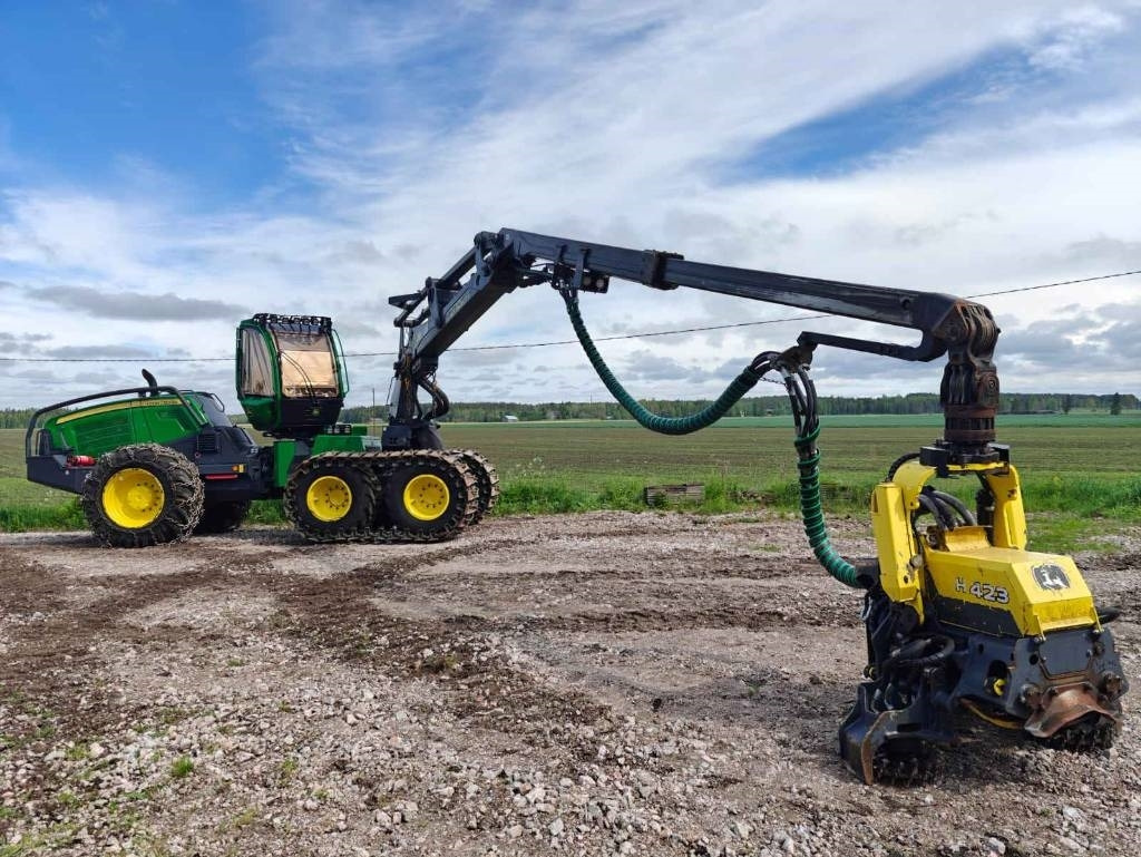 Forestry harvester John Deere 1170 G: picture 9