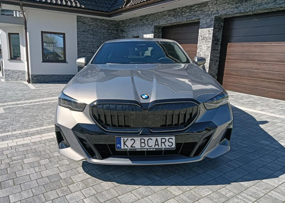 BMW Seria 5 - Sedan: picture 3 BMW Seria 5 - Sedan: picture 3