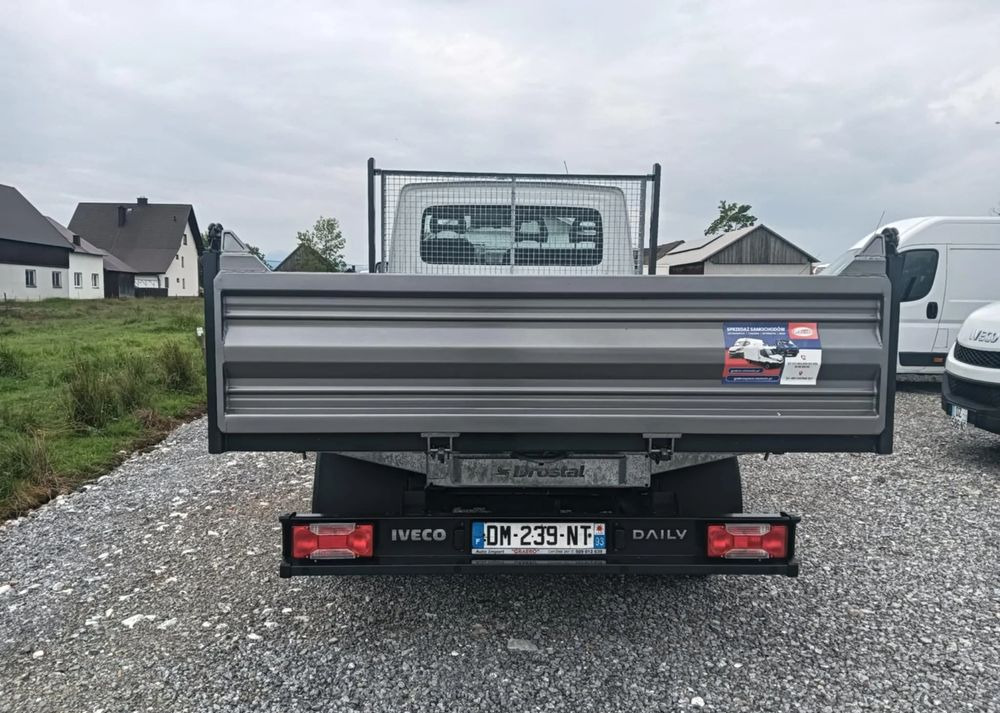 Iveco 35C13, 35C12, 35C14, 35C15 - Tipper van: picture 4 Iveco 35C13, 35C12, 35C14, 35C15 - Tipper van: picture 4