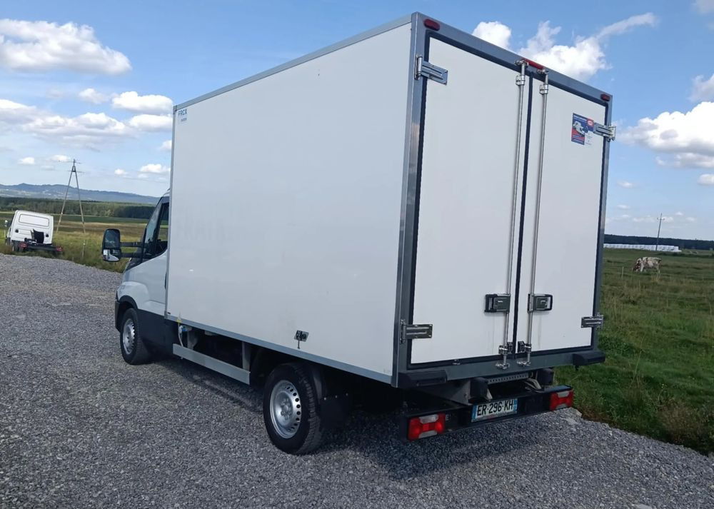 Iveco 35S16, 35S15, 35S14, 35S13 - Refrigerated van: picture 4 Iveco 35S16, 35S15, 35S14, 35S13 - Refrigerated van: picture 4