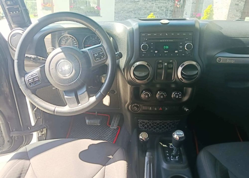 Convertible Jeep Wrangler 2.8 CRD Sport: picture 6