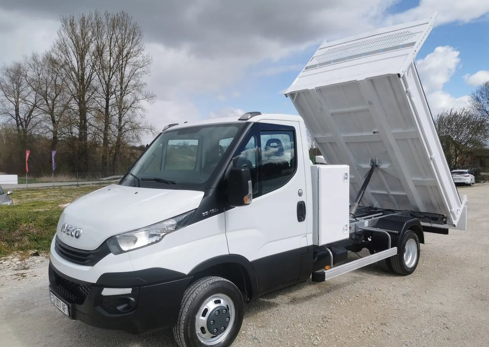 Iveco Daily 35C15 Kiper wywrotka 3.0 -150KM Hak Bliźniak klimatyzacja sprowadzony - Tipper van: picture 1 Iveco Daily 35C15 Kiper wywrotka 3.0 -150KM Hak Bliźniak klimatyzacja sprowadzony - Tipper van: picture 1