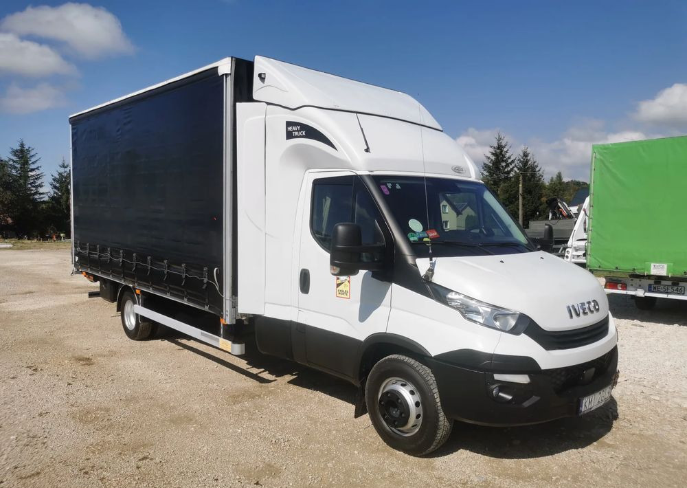 - Curtainsider truck: picture 2 - Curtainsider truck: picture 2