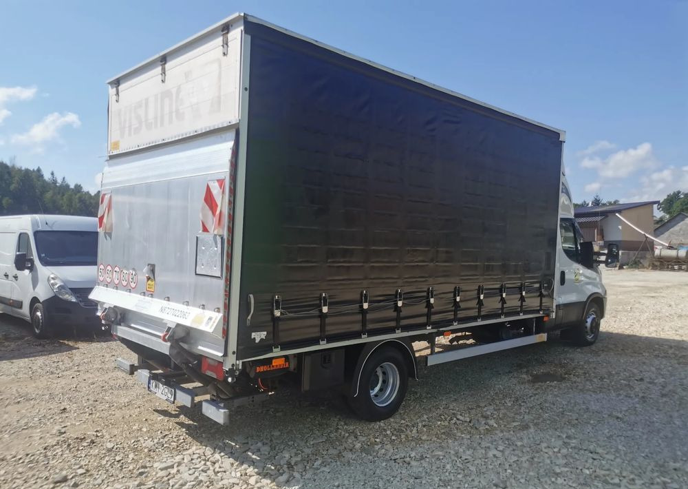 - Curtainsider truck: picture 3 - Curtainsider truck: picture 3