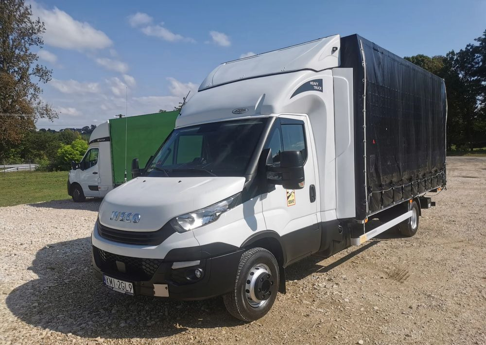 - Curtainsider truck: picture 1 - Curtainsider truck: picture 1