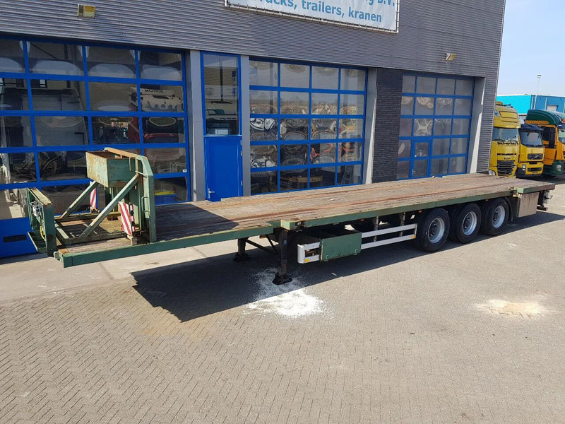 Pacton T3-001 Twistlocks Very good tires - Dropside/ Flatbed semi-trailer: picture 1 Pacton T3-001 Twistlocks Very good tires - Dropside/ Flatbed semi-trailer: picture 1