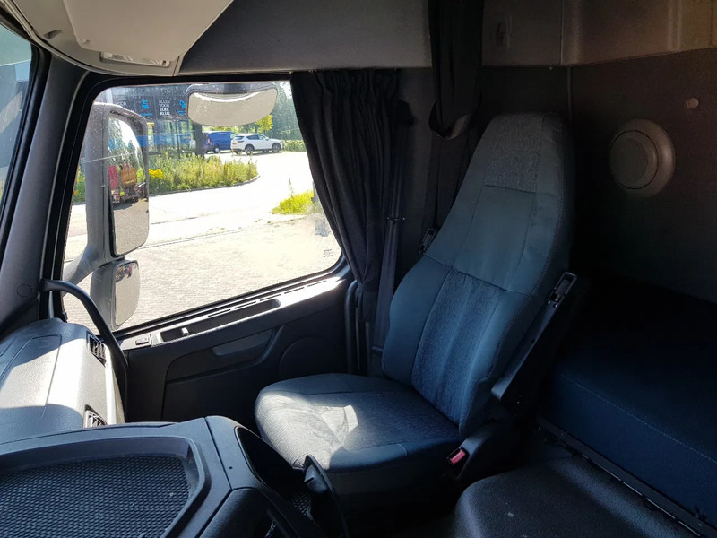 Tractor unit Volvo FM 410 6x2 ADR EX/II EX/III FL OX AT Hydrauliek: picture 14