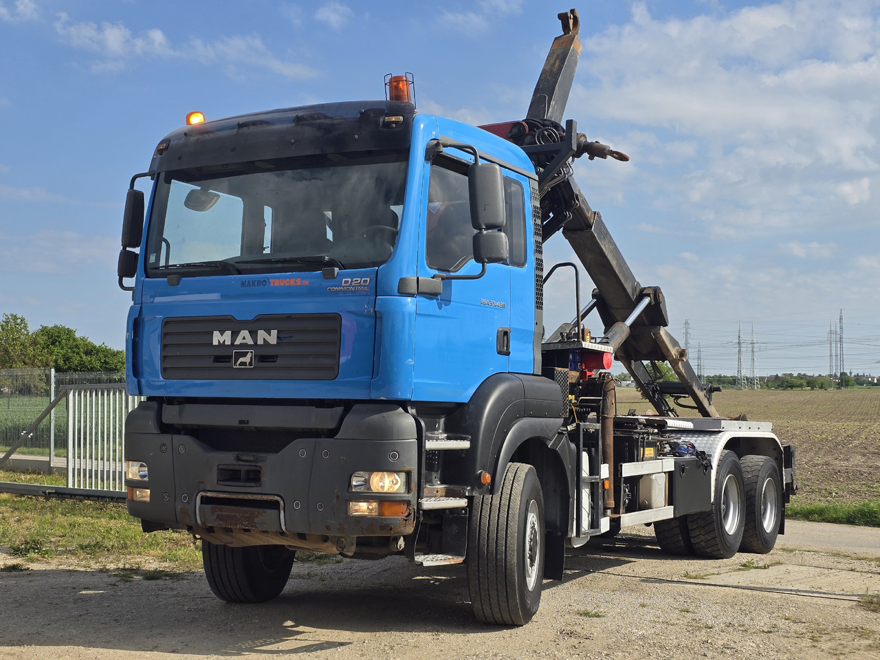 MAN TGA 33.430 6X6 / HMF 1823 K3+REM.CON./ HOOK SYSTEM - Hook lift truck, Crane truck: picture 5 MAN TGA 33.430 6X6 / HMF 1823 K3+REM.CON./ HOOK SYSTEM - Hook lift truck, Crane truck: picture 5