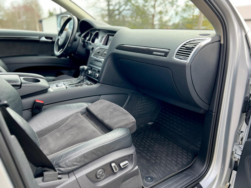 Car Audi Q7: picture 11
