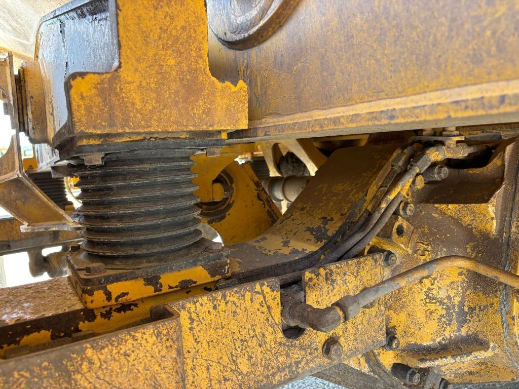 Articulated dumper Bell B 30 E: picture 21