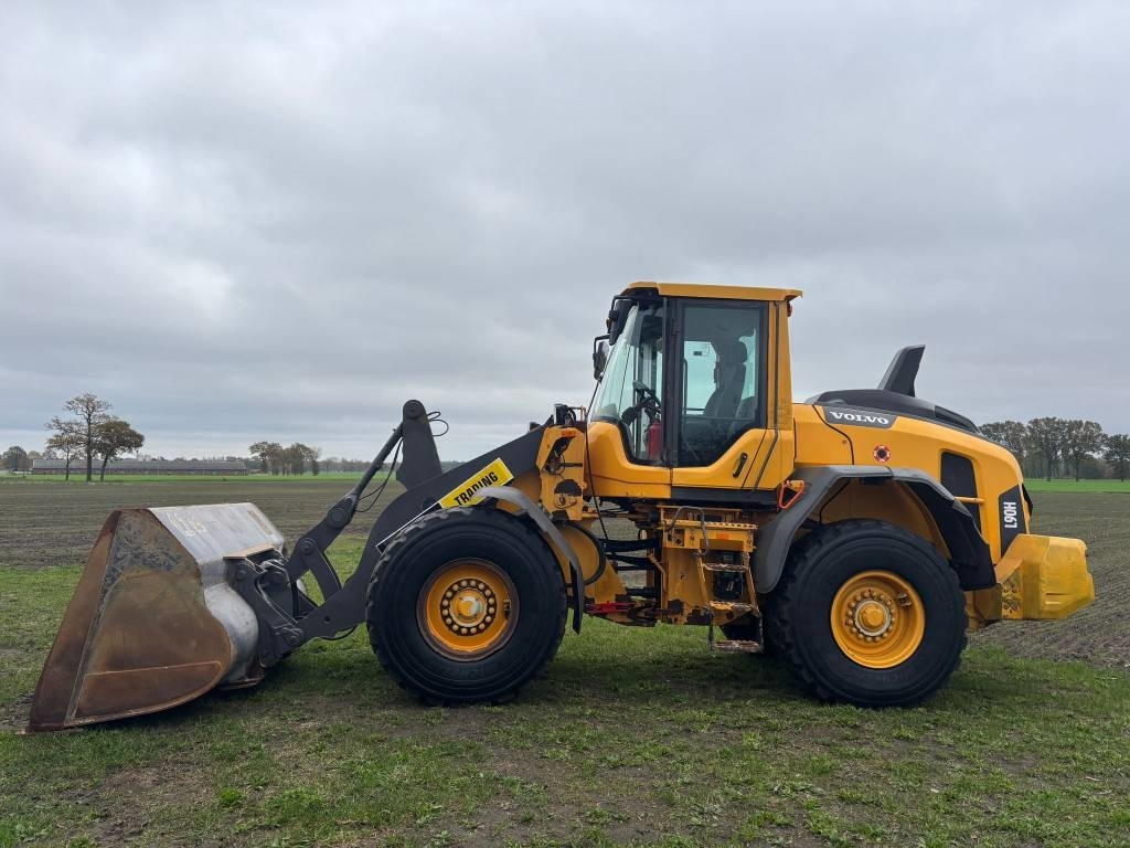 Volvo L 90 H (On Transport)  - Wheel loader: picture 2 Volvo L 90 H (On Transport)  - Wheel loader: picture 2