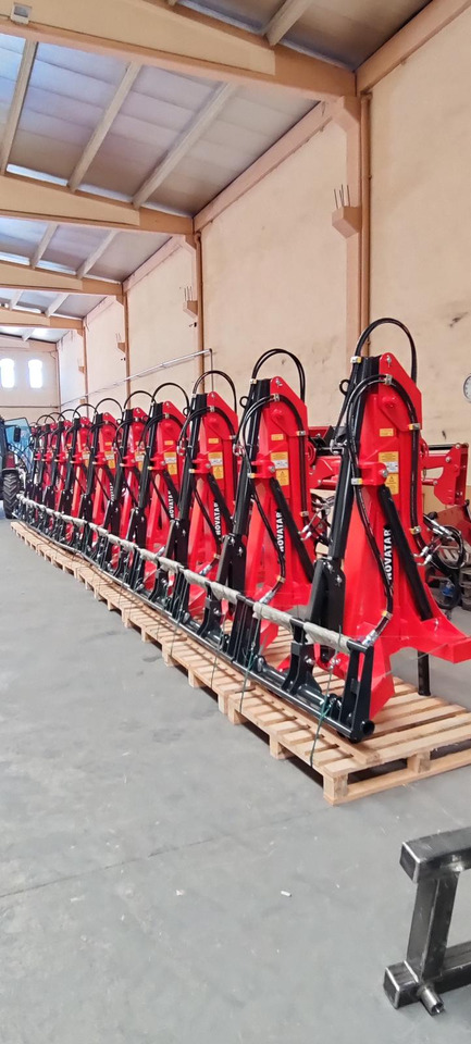 Novatar Tractor Rear Loader - Farm tractor: picture 2 Novatar Tractor Rear Loader - Farm tractor: picture 2