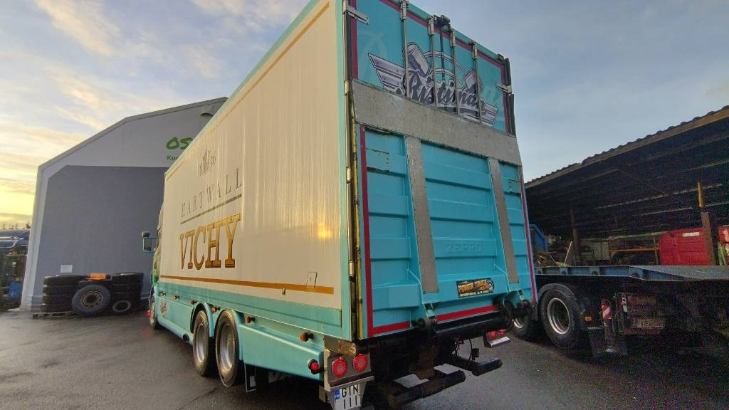 Scania R560 6x2 8,35m umpikori +pl-nostin - Box truck: picture 4 Scania R560 6x2 8,35m umpikori +pl-nostin - Box truck: picture 4