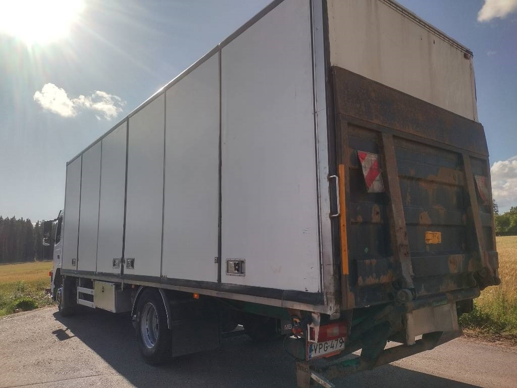 Volvo FM9 4x2 8,40m pitkä kylkiaukeava kori  - Box truck: picture 5 Volvo FM9 4x2 8,40m pitkä kylkiaukeava kori  - Box truck: picture 5
