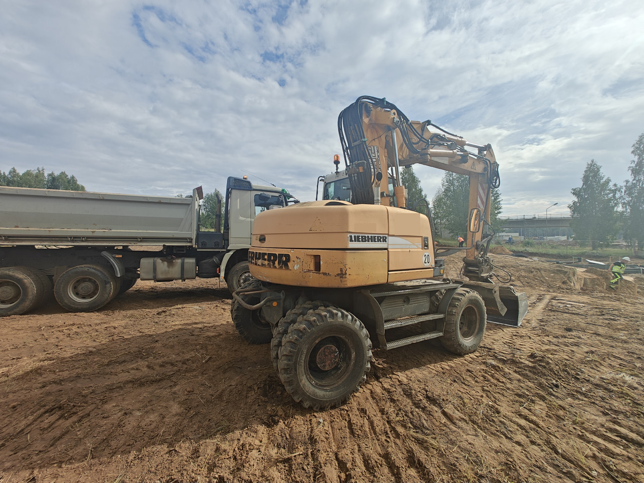 LIEBHERR A312 - Wheel excavator: picture 4 LIEBHERR A312 - Wheel excavator: picture 4