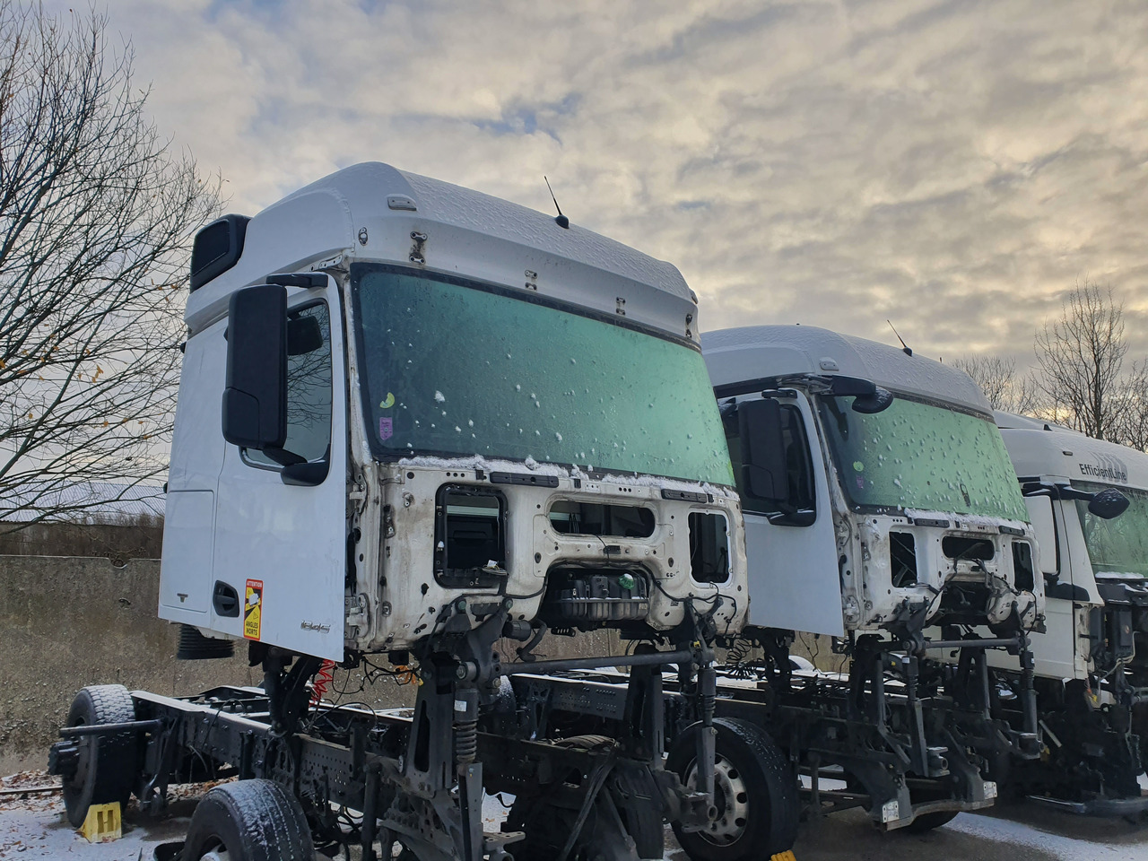 MERCEDES-BENZ Mercedes Benz Actors MP4 EURO6 cab body cabin L-cab BIG SPACE, STREAM SPACE type 0006000101, 0006001005, 9606101017, 9606102505, 9606102705, 9606103355, 9606103455, 9606103725, 9606160966, 9606160866 - Cab for Truck: picture 3 MERCEDES-BENZ Mercedes Benz Actors MP4 EURO6 cab body cabin L-cab BIG SPACE, STREAM SPACE type 0006000101, 0006001005, 9606101017, 9606102505, 9606102705, 9606103355, 9606103455, 9606103725, 9606160966, 9606160866 - Cab for Truck: picture 3