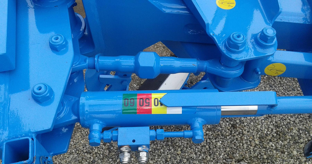 ARATRO TRIVOMERE TAS 9 - Plow: picture 4 ARATRO TRIVOMERE TAS 9 - Plow: picture 4