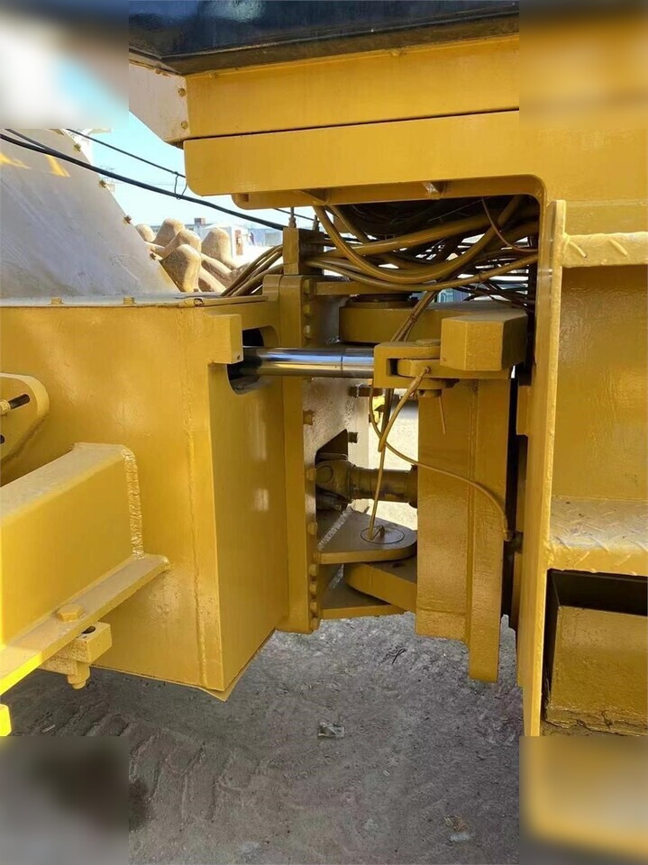 Compactor CATERPILLAR 826G: picture 7