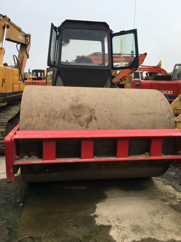 DYNAPAC CA25D - Compactor: picture 3 DYNAPAC CA25D - Compactor: picture 3
