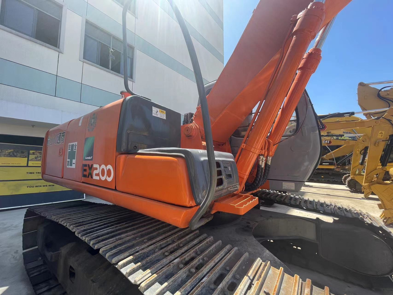 HITACHI ZX200 - Crawler excavator: picture 2 HITACHI ZX200 - Crawler excavator: picture 2